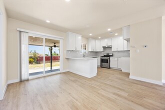 2229 Gale Ave in Bakersfield, CA - Building Photo - Building Photo