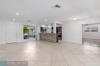 4460 NE 13th Terrace in Oakland Park, FL - Building Photo - Building Photo