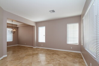 8870 Quintane Ln in Las Vegas, NV - Building Photo - Building Photo