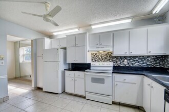 3959 Via Poinciana in Greenacres, FL - Building Photo - Building Photo