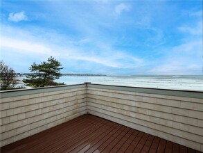 132 Memorial Blvd in Newport, RI - Building Photo - Building Photo