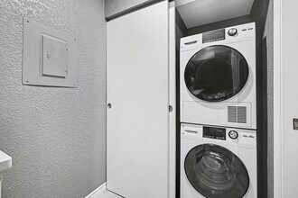 1700 Baird Farm Cir in Arlington, TX - Building Photo - Building Photo