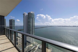 460 NE 28th St, Unit 3703 in Miami, FL - Building Photo - Building Photo