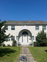 33 Gainsborg Ave E in Harrison, NY - Building Photo - Building Photo