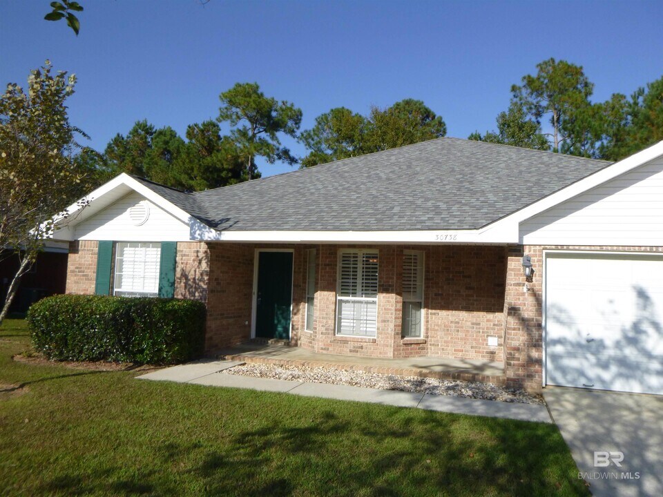 30738 Pinyon Dr in Spanish Fort, AL - Building Photo