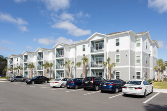 Onshore in Daytona Beach, FL - Foto de edificio - Building Photo