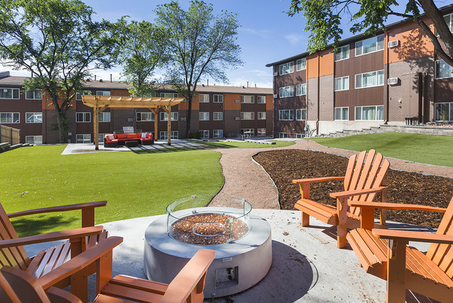 Prospect Park in Colorado Springs, CO - Foto de edificio - Building Photo