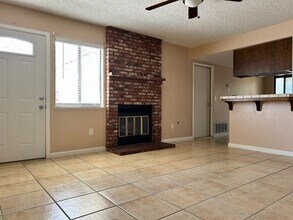 912 W Graaf Ave in Ridgecrest, CA - Building Photo - Building Photo