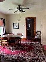 725 W Genesee St, Unit downstairs in Lansing, MI - Building Photo