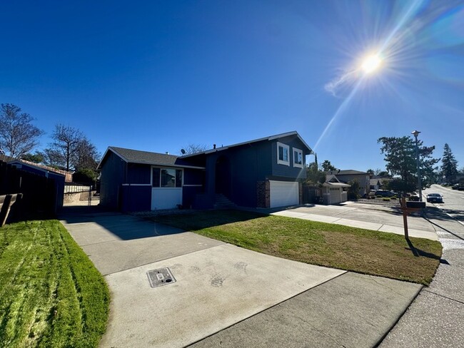 8241 Garry Oak Dr in Citrus Heights, CA - Building Photo - Building Photo