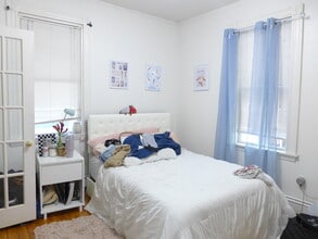 822 Parker St, Unit 1 in Boston, MA - Building Photo - Building Photo