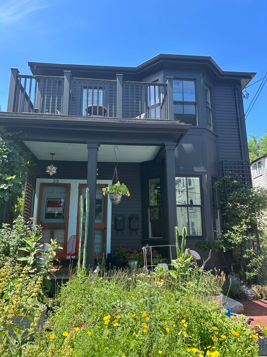 23 Rice St, Unit Rice St in Cambridge, MA - Foto de edificio
