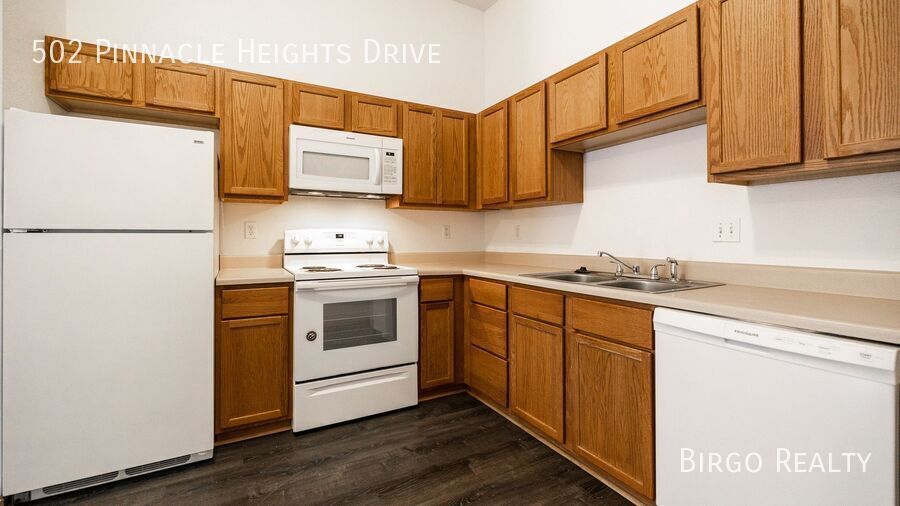 502 Pinnacle Heights Dr in Morgantown, WV - Building Photo