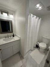 2201 Saint Louis Ave, Unit 104C in Signal Hill, CA - Foto de edificio - Building Photo