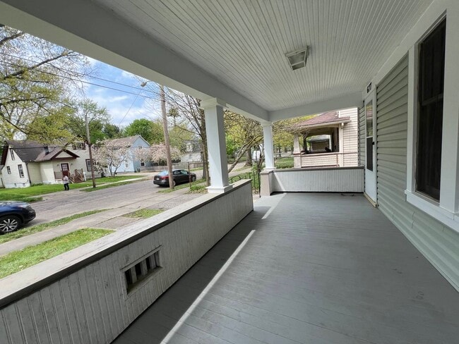 677 Blaine Ave in Akron, OH - Building Photo - Building Photo