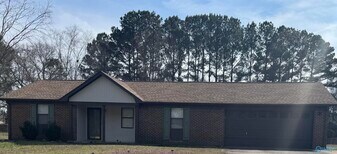 206 Peabody Rd in Meridianville, AL - Building Photo