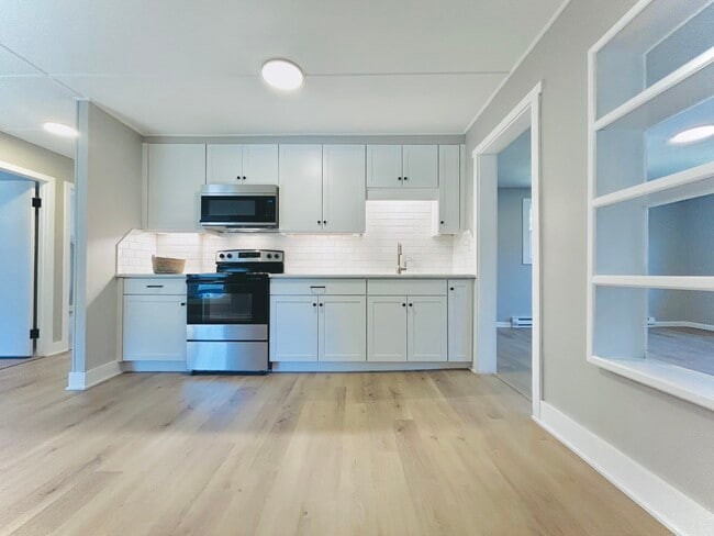 2-2 Walnut St, Unit #2 in Middletown, CT - Foto de edificio - Building Photo