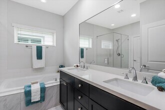 8227 Cambridge St in Houston, TX - Building Photo - Building Photo