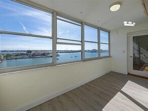 4775 Cove Cir in St. Petersburg, FL - Building Photo - Building Photo