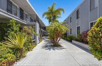 4750 Noyes St, Unit #110 in San Diego, CA - Foto de edificio - Building Photo