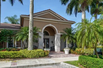 3810 NW Adriatic Ln, Unit 105 in Jensen Beach, FL - Building Photo - Building Photo
