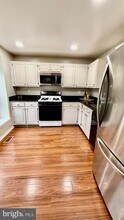 14491 Four Chimney Dr in Centreville, VA - Building Photo - Building Photo