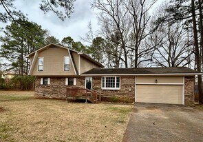 1 Robin Ct in Oxford, AL - Building Photo