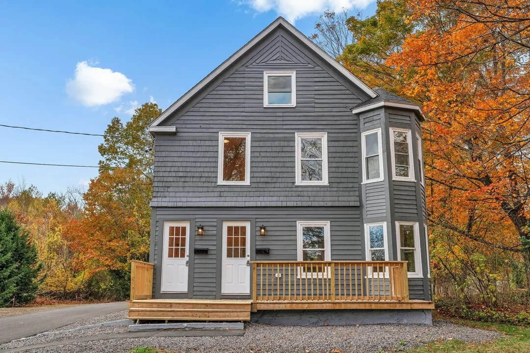 151 South St, Unit Apartment 1 in Gorham, ME - Foto de edificio