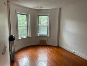 1905 Beacon St in Brookline, MA - Foto de edificio - Building Photo