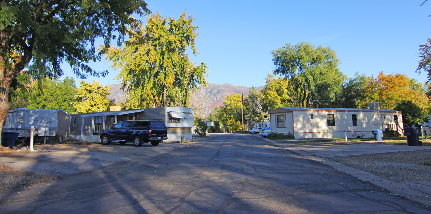 Circle L MHC in Layton, UT - Building Photo