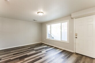 2910 Orchard Cir in Ogden, UT - Foto de edificio - Building Photo