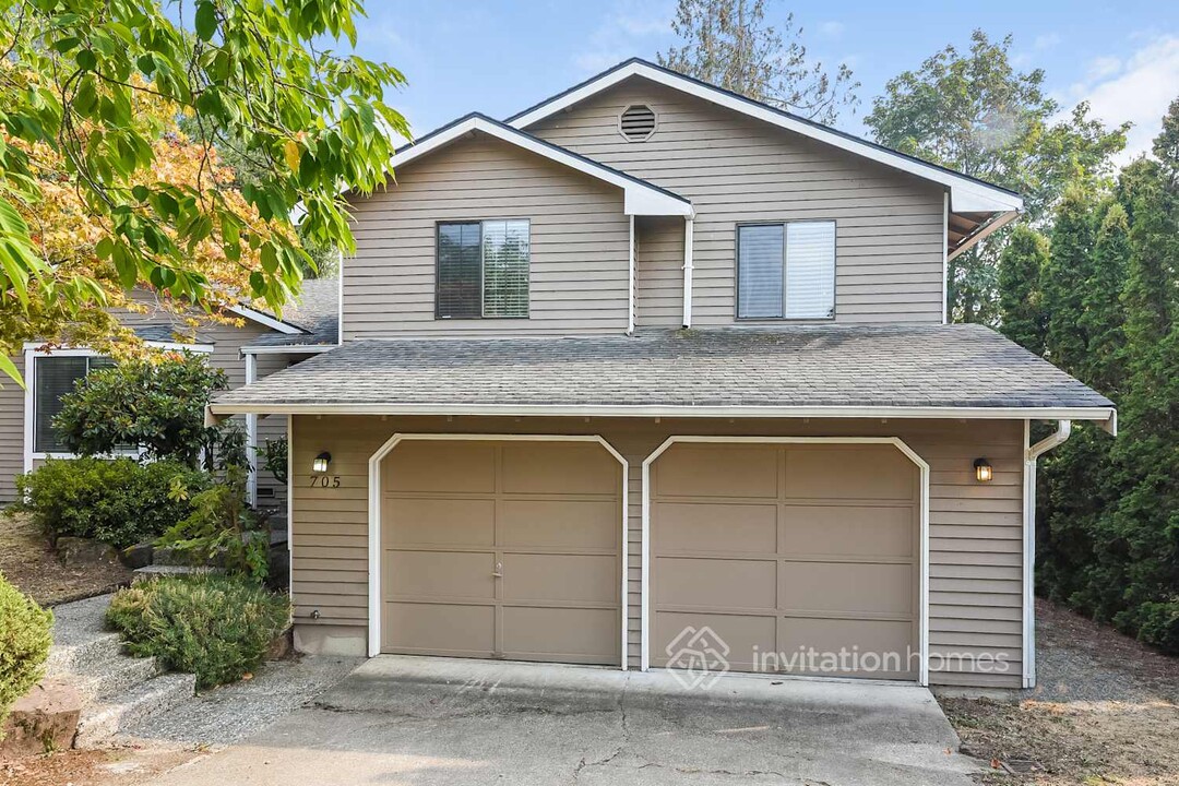 705 S 31st St in Renton, WA - Foto de edificio