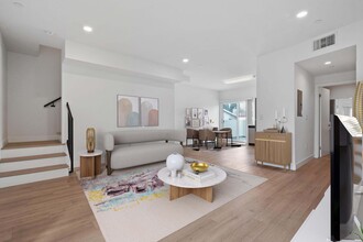 14912 Wyandotte St Apartments in Van Nuys, CA - Building Photo - Building Photo