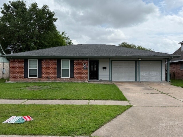 4810 Crepe Myrtle Ln in Pasadena, TX - Building Photo - Building Photo