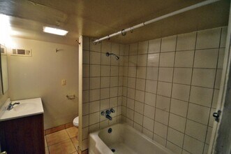 642 W 3rd St in Chico, CA - Foto de edificio - Building Photo