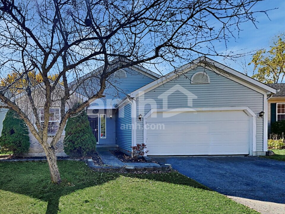 7181 Candlestone Dr in Reynoldsburg, OH - Foto de edificio