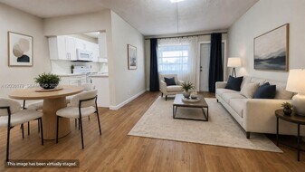 1100 NE 1st Ct in Hallandale Beach, FL - Building Photo