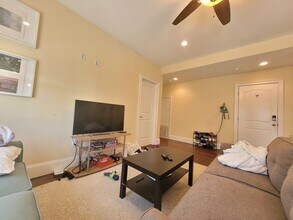 87 Hillside St, Unit 2 in Boston, MA - Building Photo - Building Photo