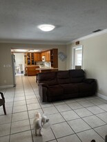 7202 Bounty Dr in Sarasota, FL - Building Photo