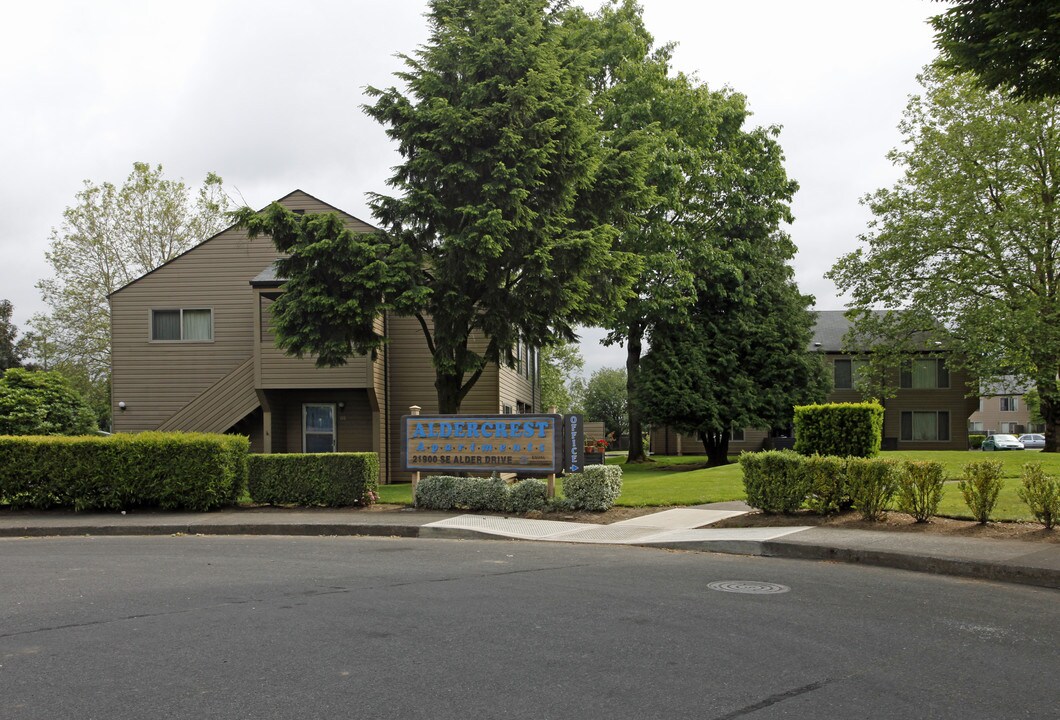 Aldercrest Apartments in Gresham, OR - Building Photo