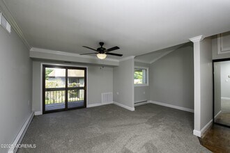 5B Auburn Ct in Red Bank, NJ - Building Photo - Building Photo