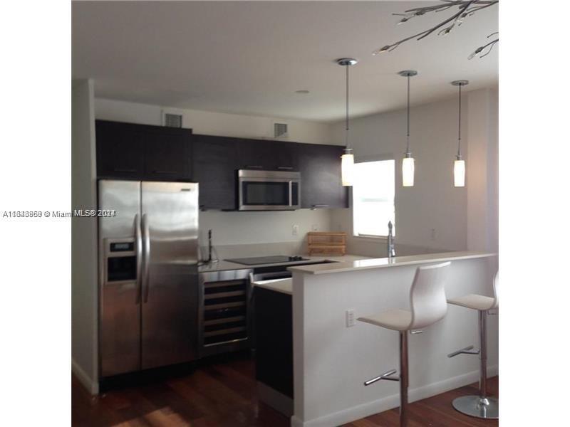 1560 Pennsylvania Ave, Unit 228 in Miami Beach, FL - Building Photo