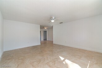 145 Glenholm Ave in Punta Gorda, FL - Foto de edificio - Building Photo