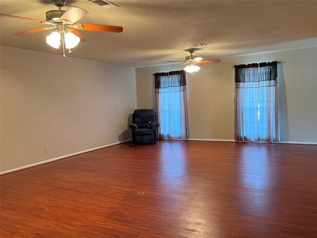 property at 401 Oakhill Dr