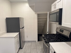 1653 Chislett St in Pittsburgh, PA - Building Photo - Building Photo