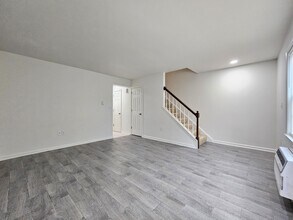 104 Bradford Dr in Leola, PA - Foto de edificio - Building Photo