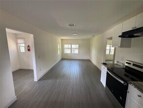 1010 Jones St in Clearwater, FL - Building Photo - Building Photo
