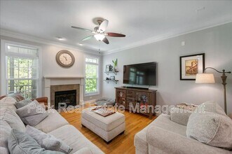 221 Towne Ridge Ln in Chapel Hill, NC - Building Photo - Building Photo