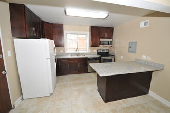 32 N Main St-Unit -1S in Glen Ellyn, IL - Foto de edificio - Building Photo