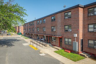 Latrobe Homes in Baltimore, MD - Building Photo - Building Photo